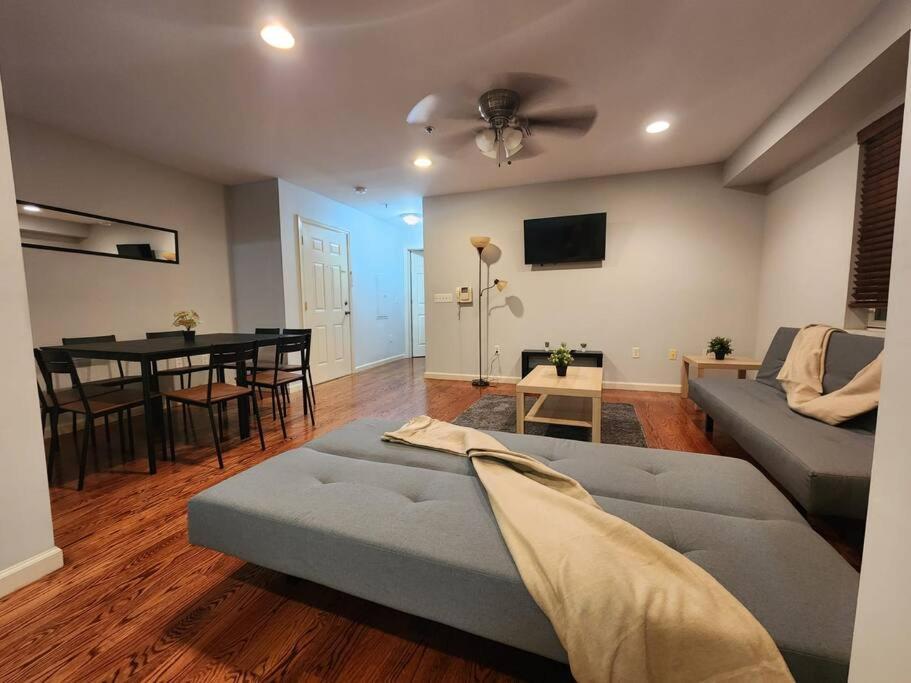 Luxury 2 Bed Apt, Mins To Nyc! Юнион-Сити Экстерьер фото