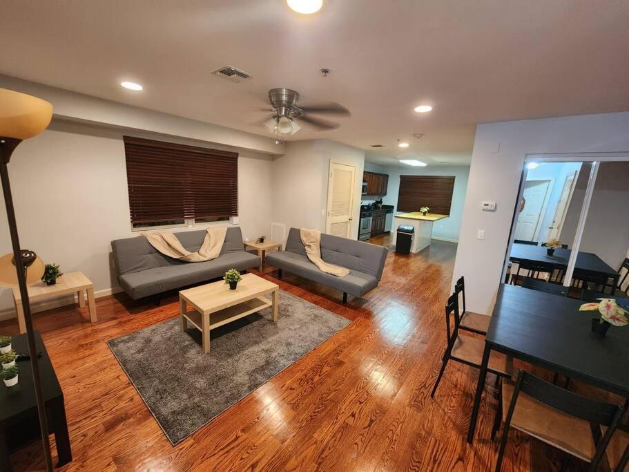 Luxury 2 Bed Apt, Mins To Nyc! Юнион-Сити Экстерьер фото